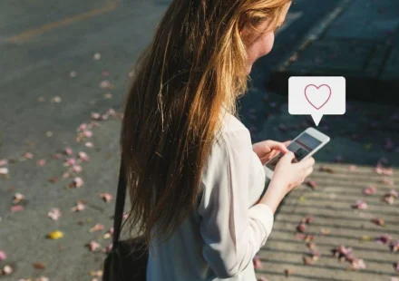 what-does-white-heart-emoji-mean-in-text